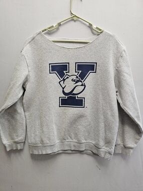 Vintage Yale University Women's Oversized Small Cropped Pullover Preppy